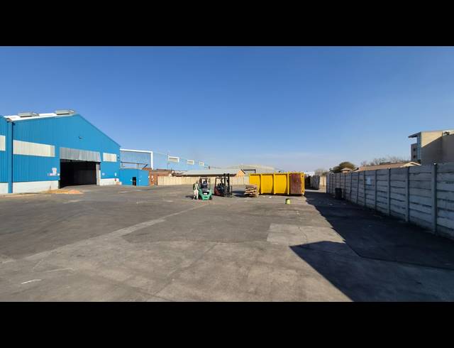 2,641M² WAREHOUSE TO LET IN LILIANTON